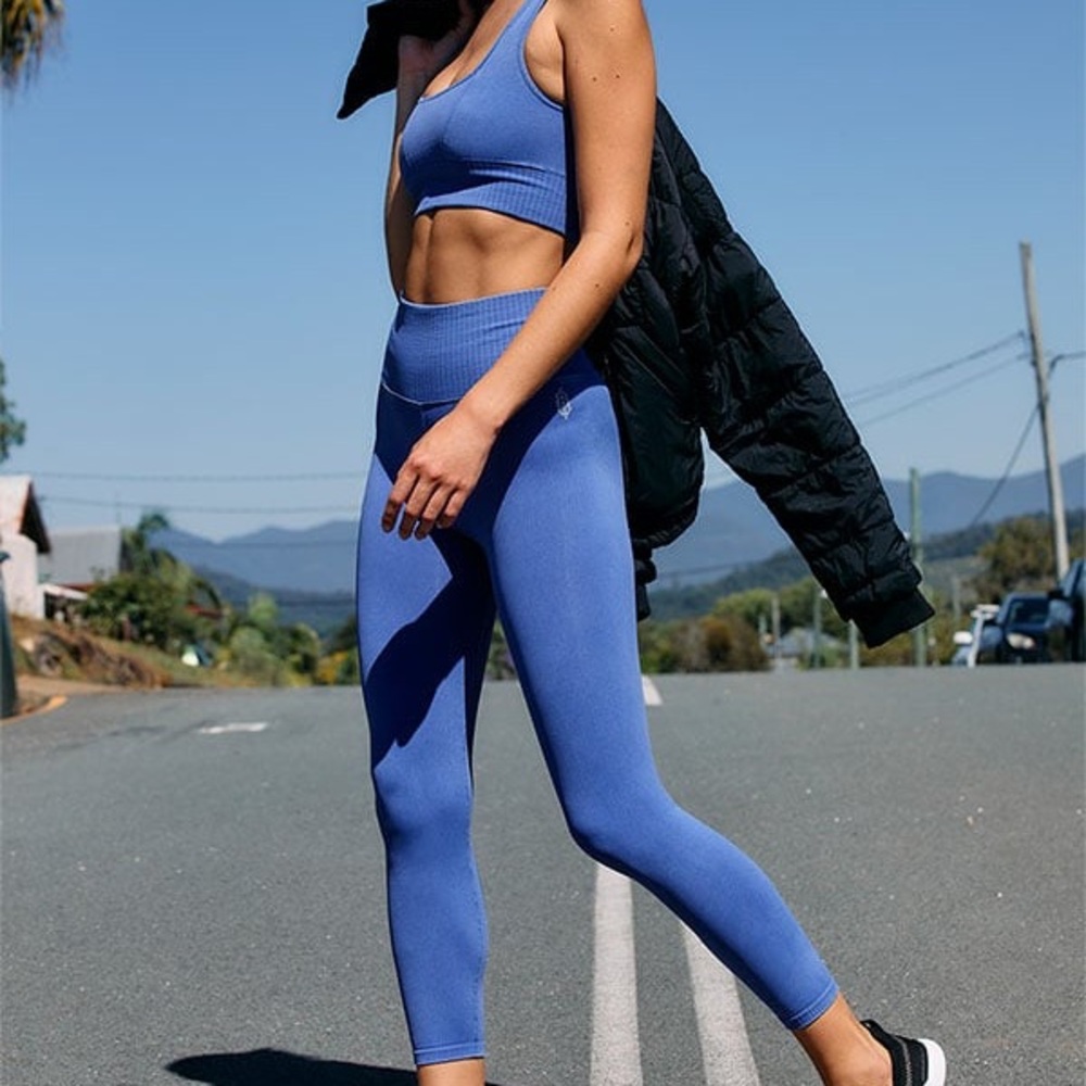 💙 FREE PEOPLE FP MOVEMENT ✨ Good Karma High Waist Leggings  
African violet M👟